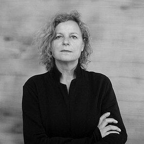Porträtfoto in schwarz-weiß von Beate Schwarzbauer