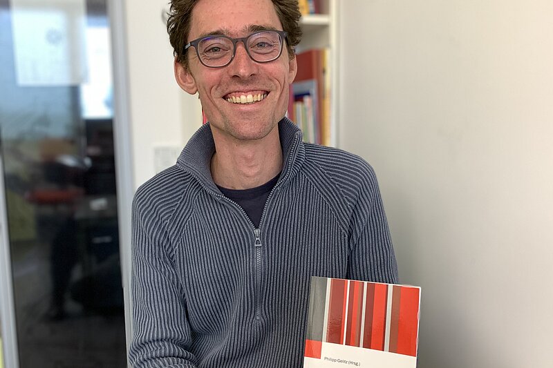 Buch Prof. Dr. Philipp Gelitz "Mit kleinen Kindern ganz im Leben – Gesellschaft und Waldorfpädagogik im Dialog" Neuerscheinung: „Mit kleinen Kindern ganz im Leben“ von Alanus-Professor Philipp Gelitz