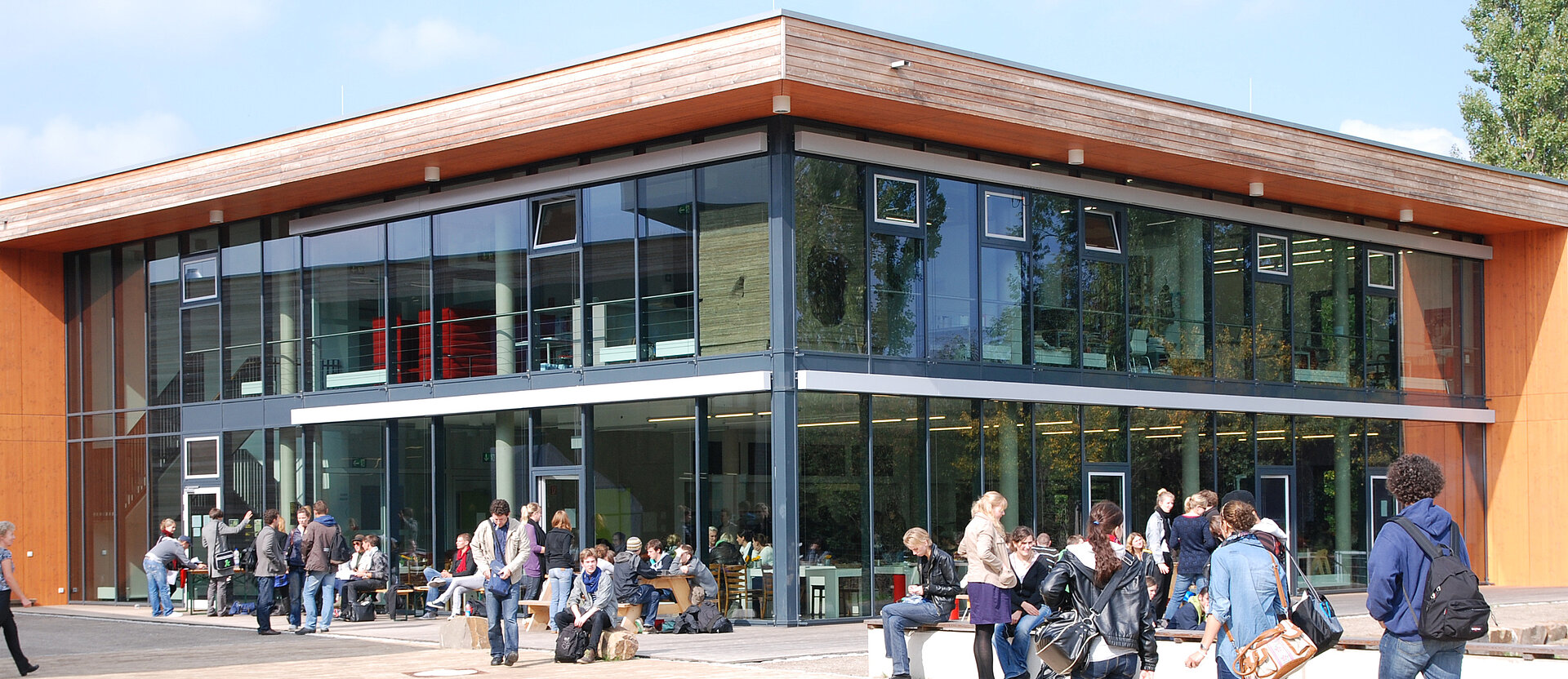 Library and canteen at Alanus University