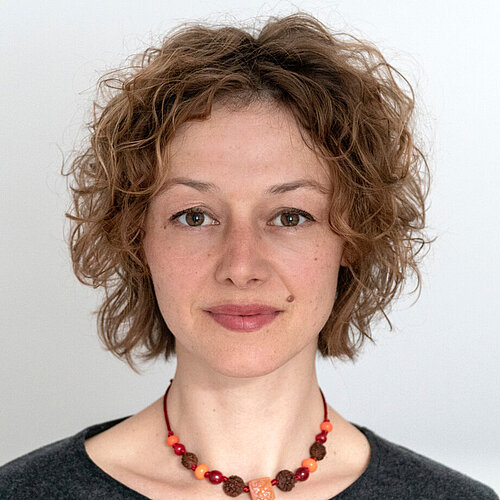 Tessa Knapp ist neue Professorin für Installation, Medien und Performance