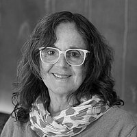 Andrea Sunder-Plassmann ist Professorin für Fotografie, Neue Medien und Installation im Fachbereich Bildende Kunst an der Alanus Hochschule.
