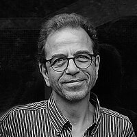 Porträtfoto in schwarz-weiß von Prof. Dr. Thomas Maschke