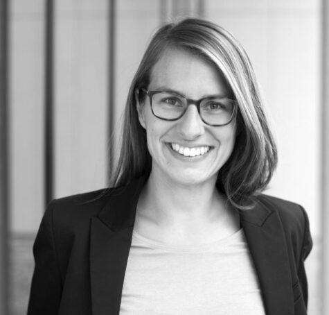 Porträtfoto in schwarz-weiß von Anna Rühmann