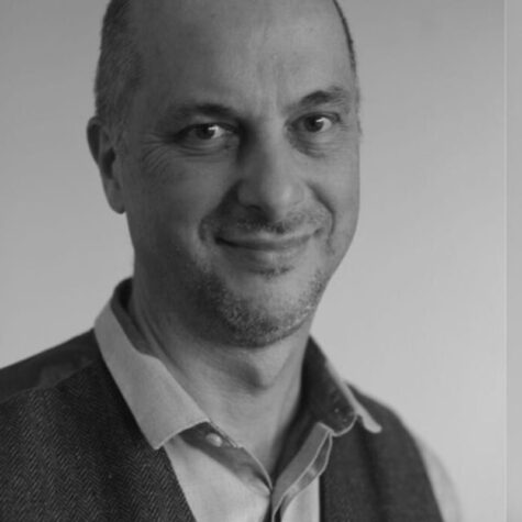 Porträtfoto in schwarz-weiß von Prof. Dr. phil. Marcelo da Veiga