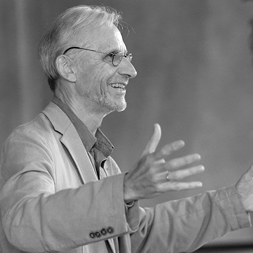 Porträtfoto in schwarz-weiß von Prof. Dr. Albert Schmelzer