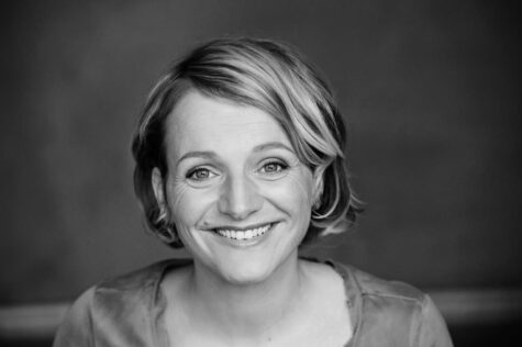 Porträtfoto in schwarz-weiß von Ulrike Schwab