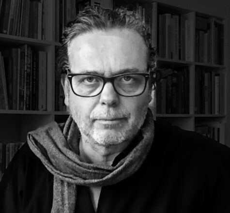 Porträtfoto in schwarz-weiß von Harald Hoppe