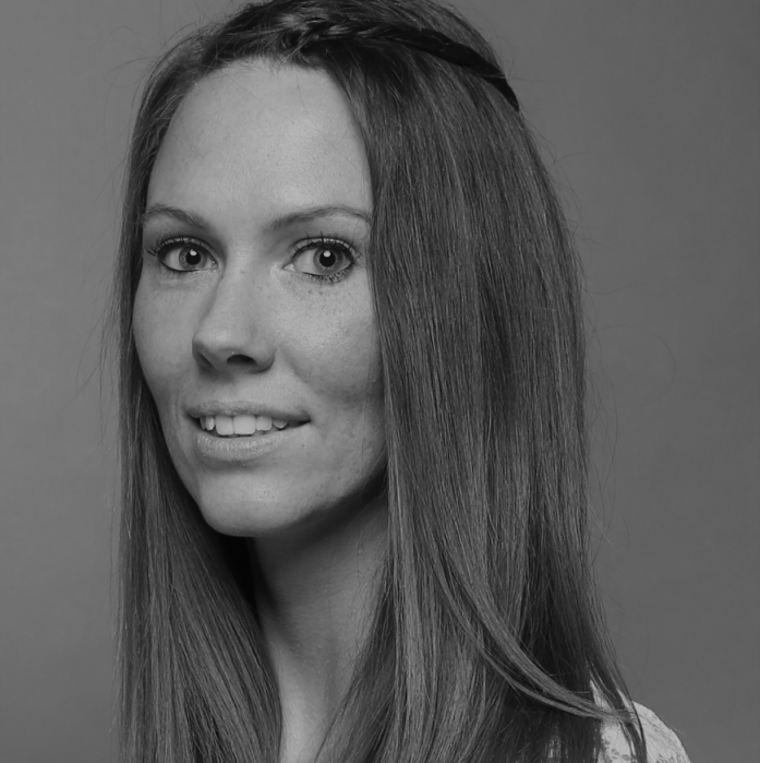 Portätfoto in schwarz-weiß von Yvonne Feind