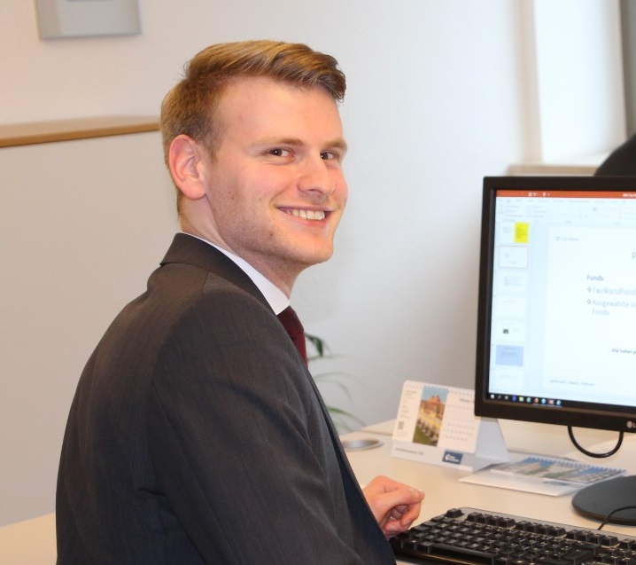 Student_Jonas_Backhus_Alanus_Hochschule_Praxispartner_Pax_Bank_quad