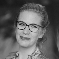 Portraitforo in schwarz-weiß von Sabrina Birnbaum