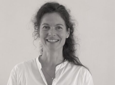 Porträtfoto in schwarz-weiß von Magali Müller-Peddinghaus