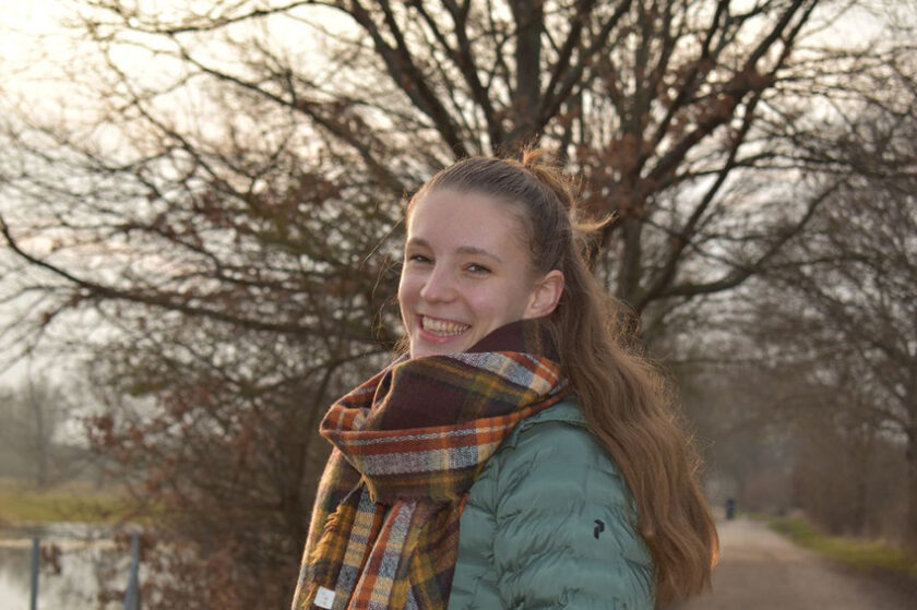 Studentin_Alena_Spelge_Bachelor_BWL_Wirtschaft_neu_denken_mit_Praxispartner_Waschbaer