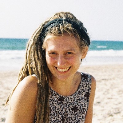 Absolventin Miriam Vergien Doppelfach Kunst an der Alanus Hochschule