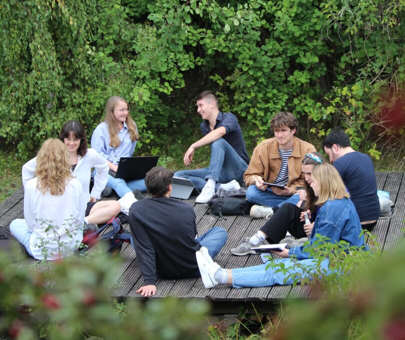 Studieren im Grünen an der Alanus Hochschule. Foto: Dana Alicata