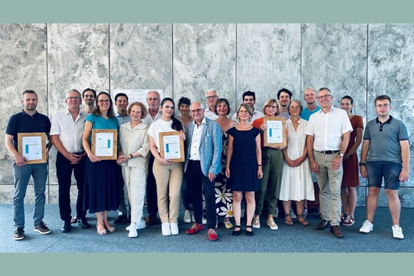 Übergabe der Gemeinwohl-Zertifikate im Bornheimer Rathaus © Alanus Hochschule