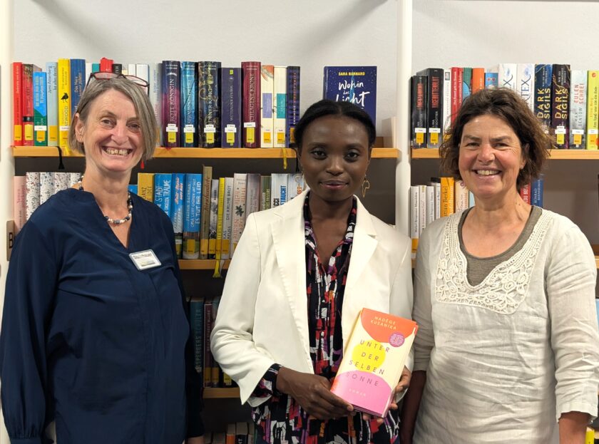 Das Bild zeigt drei Frauen