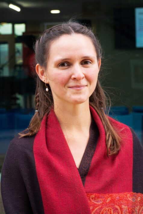 Das Bild zeigt eine junge person.