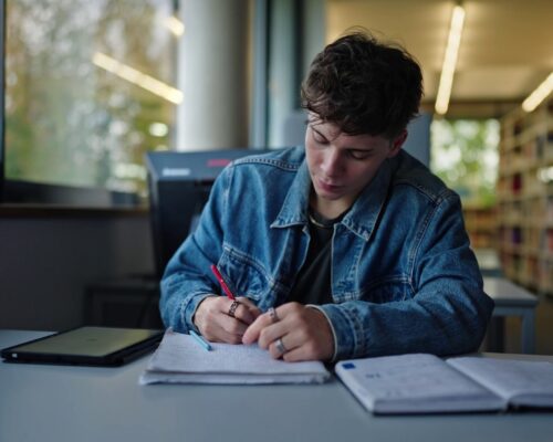 Wirtschaft+Schauspiel4_c_Till Fischer