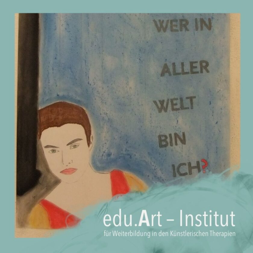Illustration einer Person mit kurzem braunen Haar und rotem Oberteil, die nachdenklich hinter einem dunklen Balken hervorschaut. Rechts davon steht auf blauem H